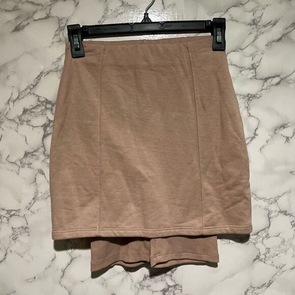 Skorts Zara Peachy Pink Ribbed Knit High Waisted Bike Short Women's Skort - Picture 2 of 9